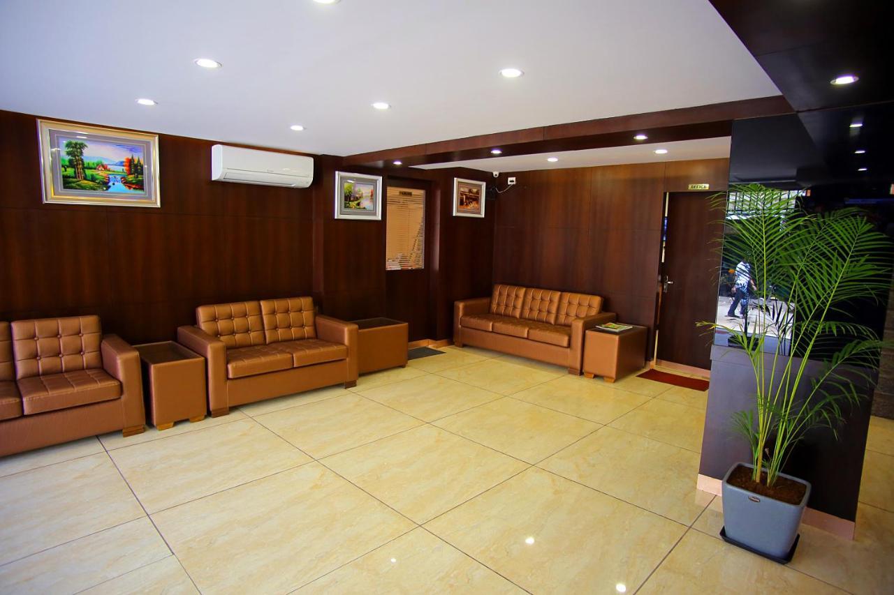 The Lounge Business Hotel Bangalore Buitenkant foto
